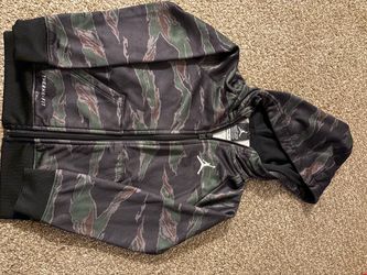 Nike Jordan therma fit camo jacket size 4T