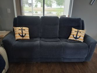 Meadow Park Reclining Sofa