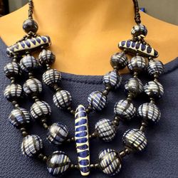 Vintage Hand Painted Blue & White Glass Beaded Necklace w Screw Clasp 19” Long.