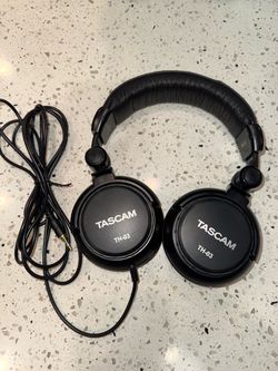 Tascam TH-03  studio headphones