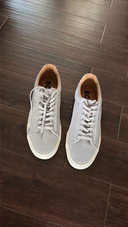 Open gray Boss sneakers