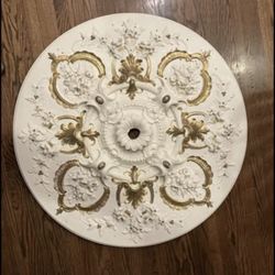 Rare high-end large ceiling medallion gilded