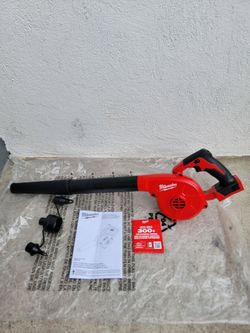 Milwaukee Compact Blower M18