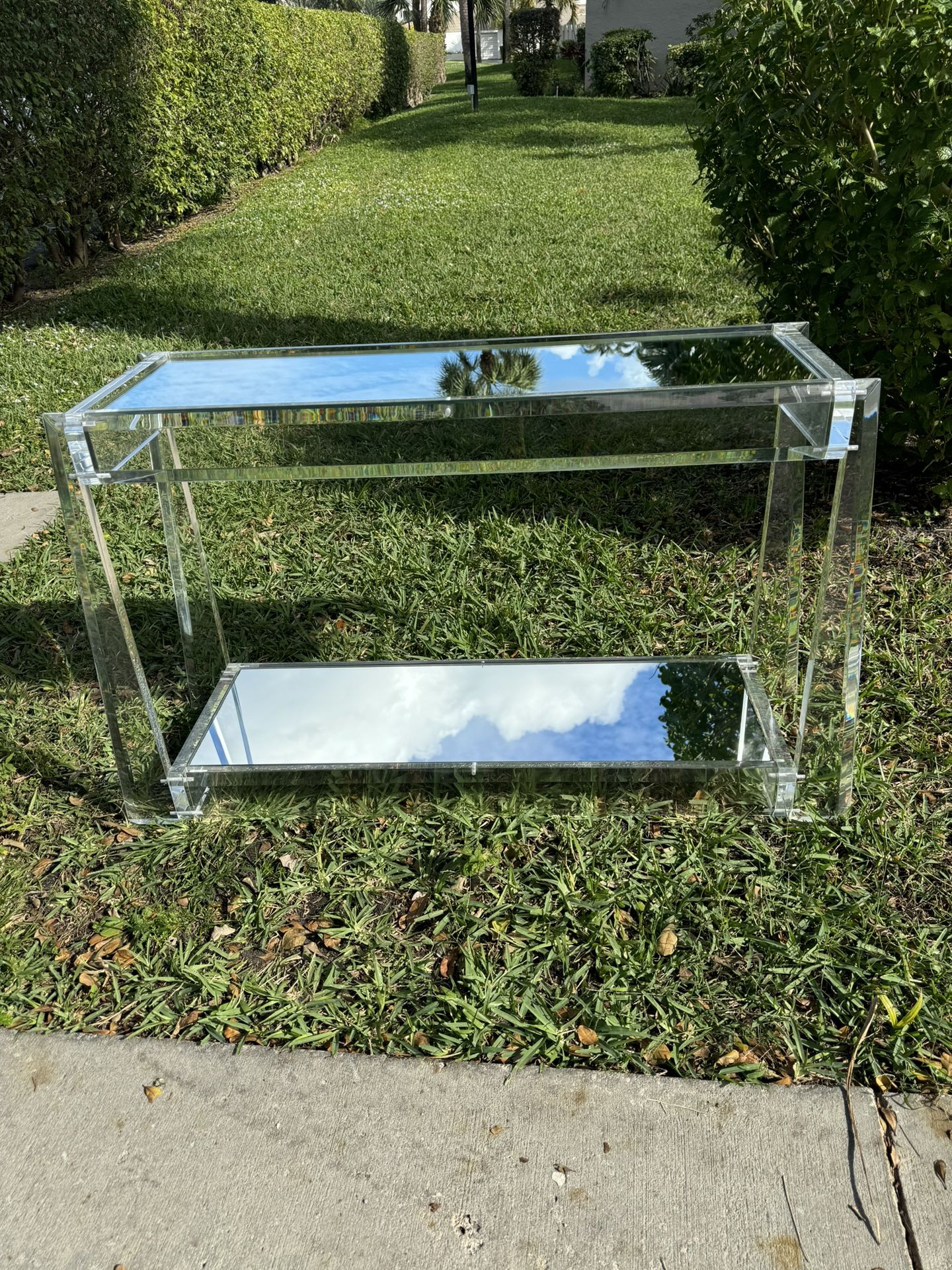 Lucited entry Table