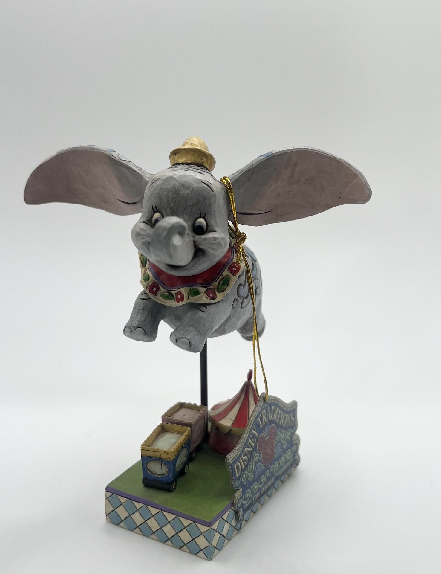 Walt Disney Showcase Collection Dumbo Figurine
