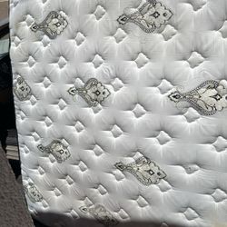 King Size Mattress $$$$170 C/U ‼️‼️‼️