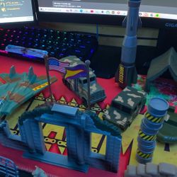 toy soldiers and tanks tons of army toys