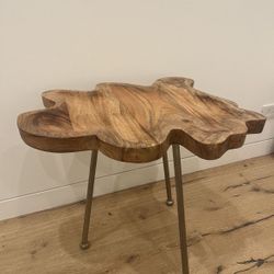 End Table / Side Table 