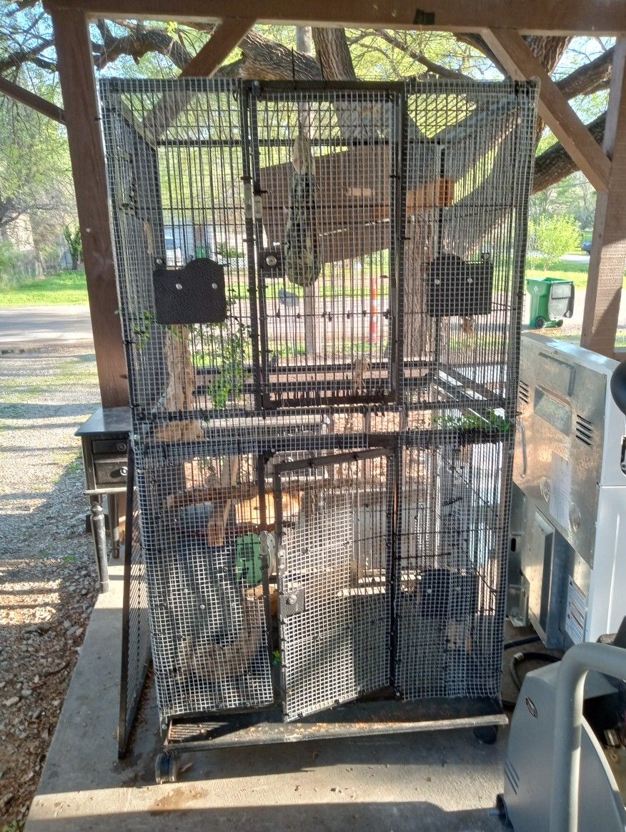 Large Bird Cage With Accessories 