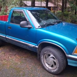1994  Chevy  S10  4x4  Pickup Truck