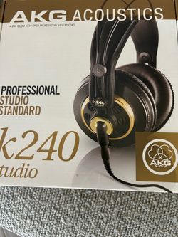 AKG Acoustics Professional Studio Standard K240 Studio