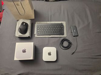 Mac mini m4 256gb 16gb ram with logitech accessories