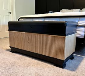 💢💢For Sale 💢💢 $350 Caswell-Runyan Cedar Treasure Chest