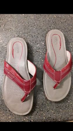 90's coming ☀️ NEW Women Keen Sedona Thong Sandals Red Size 7 Only $20
