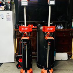 Milwaukee M18 6000 Lumen Rocket Light Like New