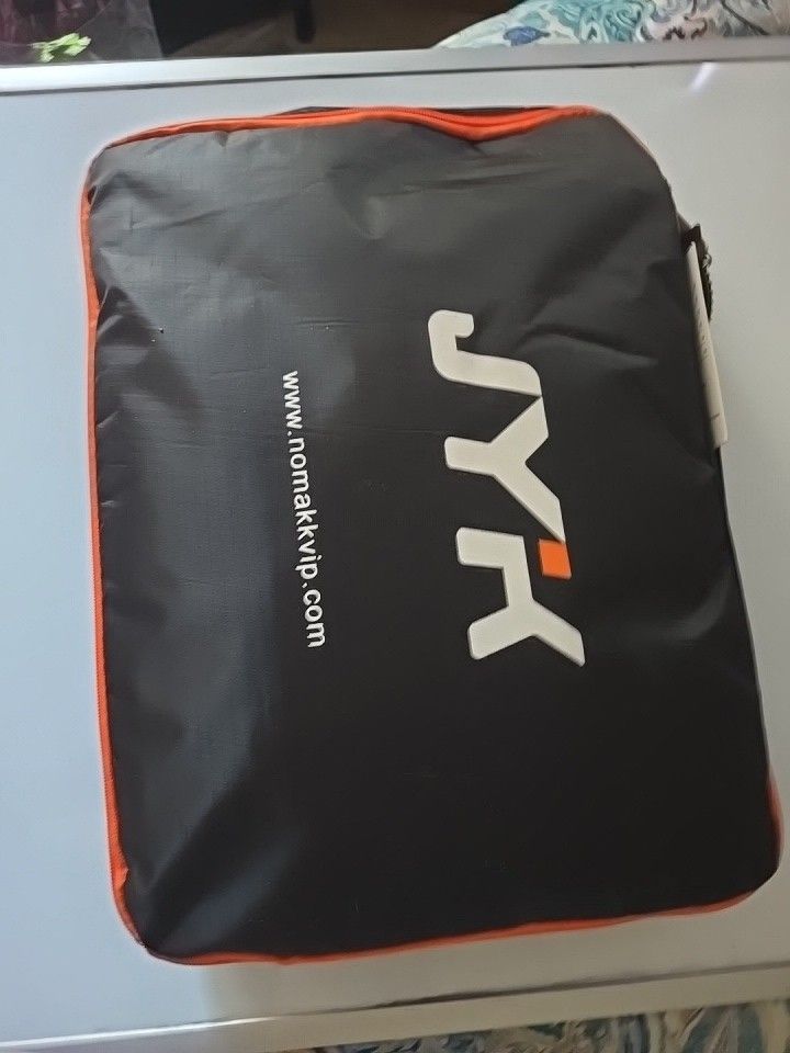 JYk Heated Vest With 6 Zones And 1500mah Power Bank Size M Carry Case Included