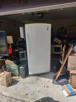 Whirlpool Upright Freezer White