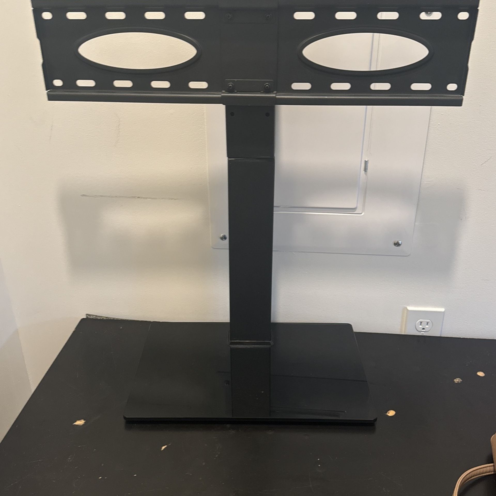 TV Hanger/ Mount