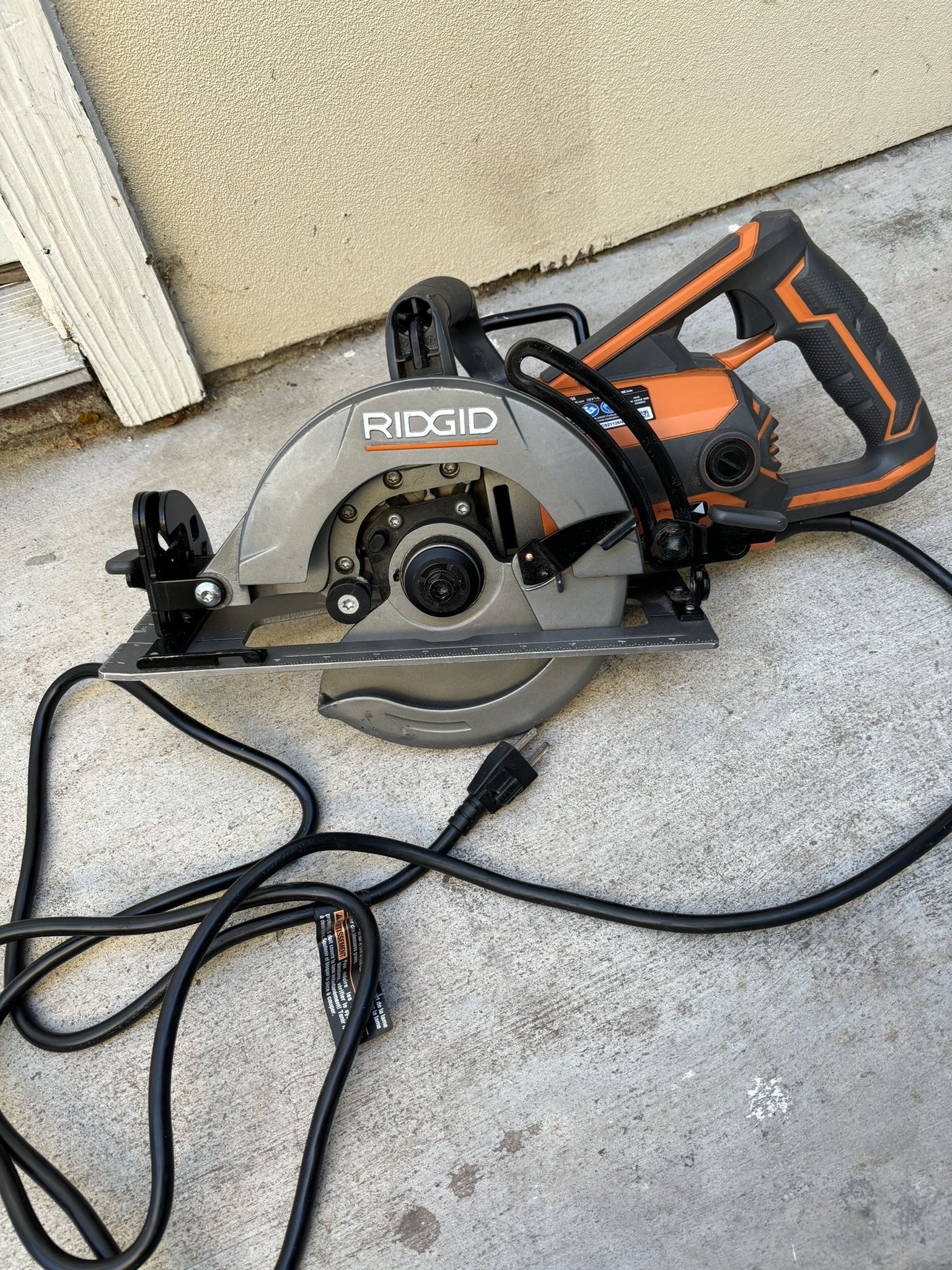 THRUCOOL 15 Amp 7-1/4 in. Worm Drive Circular Saw