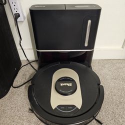 Shark Vacuum Robot