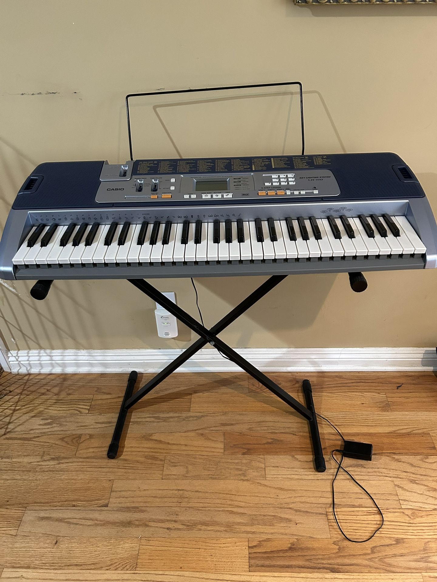 61 KEY PORTABLE ELECTRONIC KEYBOARD