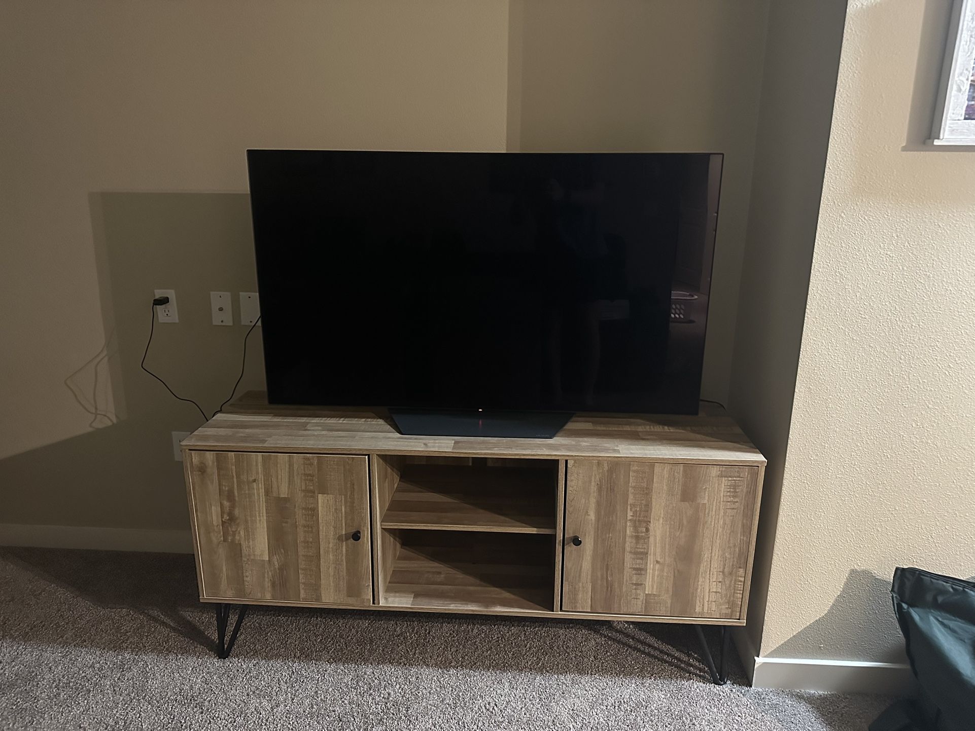 LG OLED B1 Series 55” and TV table