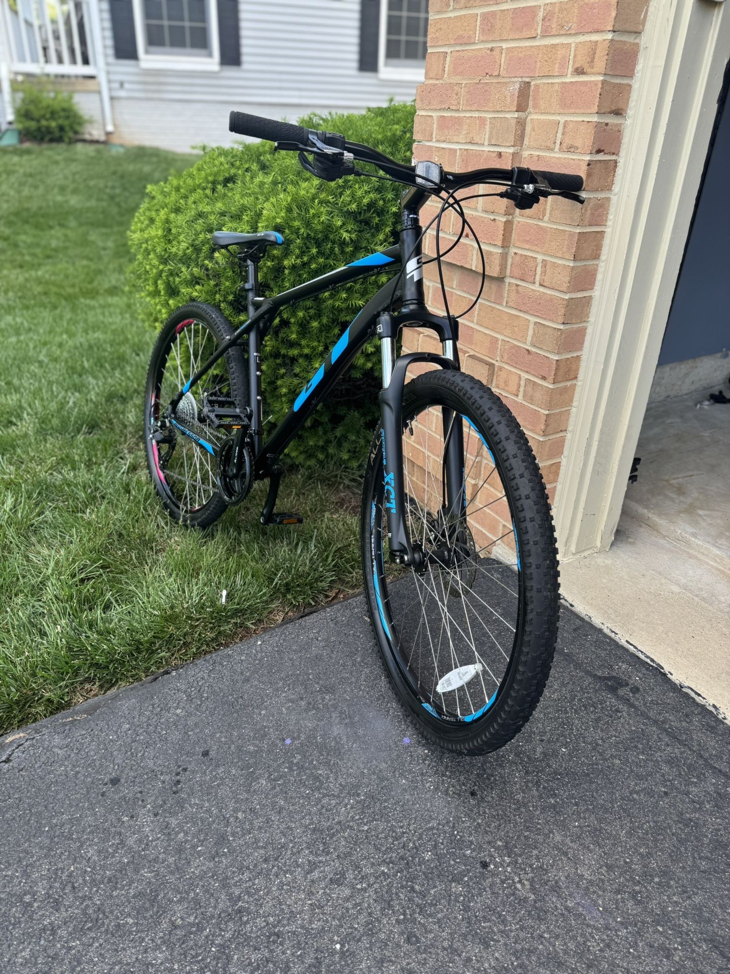 GT Aggressor Pro Mountain Bike