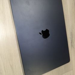 MacBook Air M4 Activation Locked