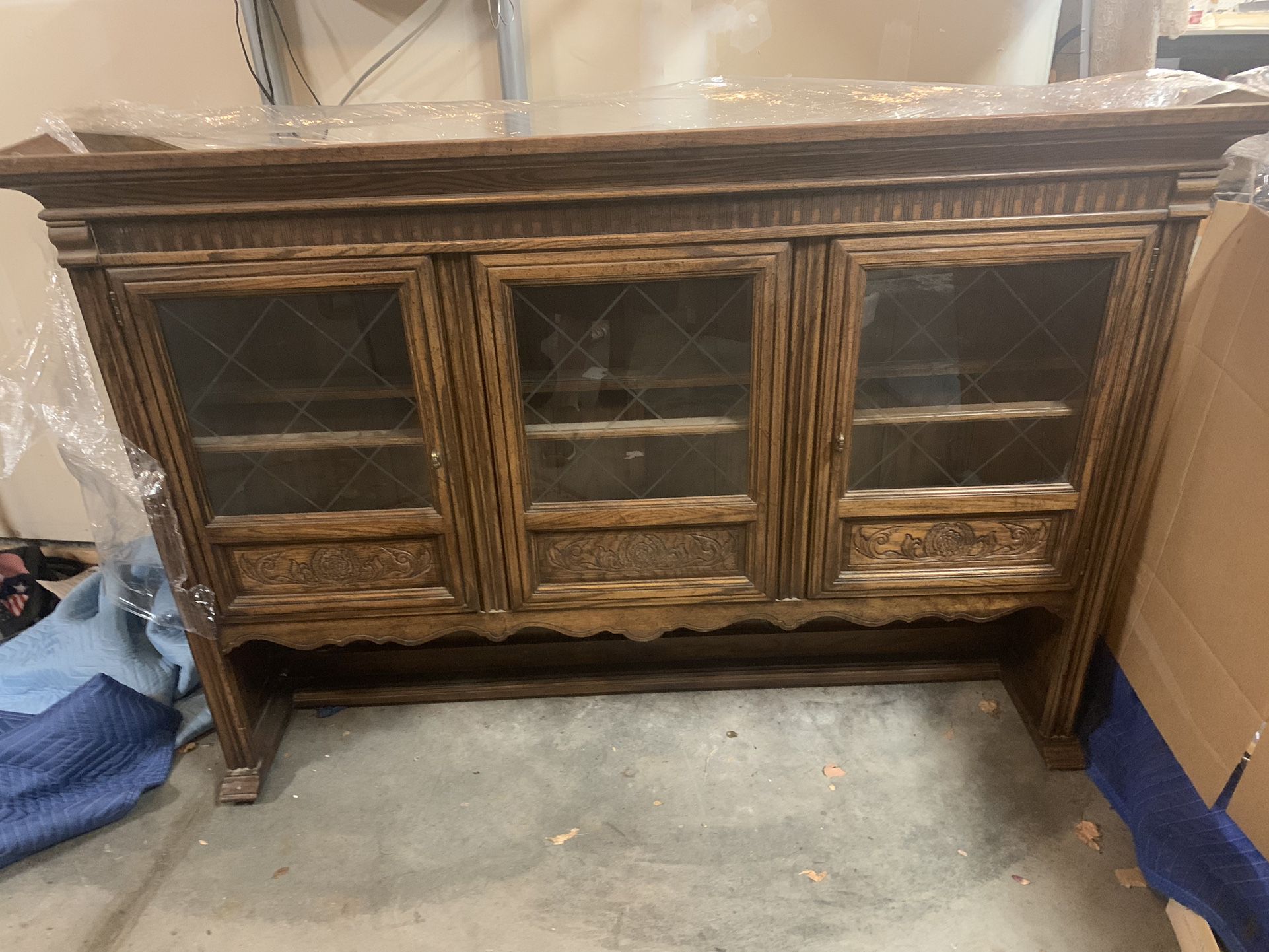 "china" Cabinet top Only 