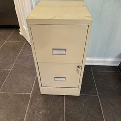 File Cabinet w/keys