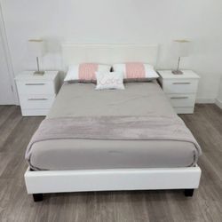 QUEEN SIZE BED AND TWO NIGHTSTANDS  ( MATTRESS NOT INCLUDED) 