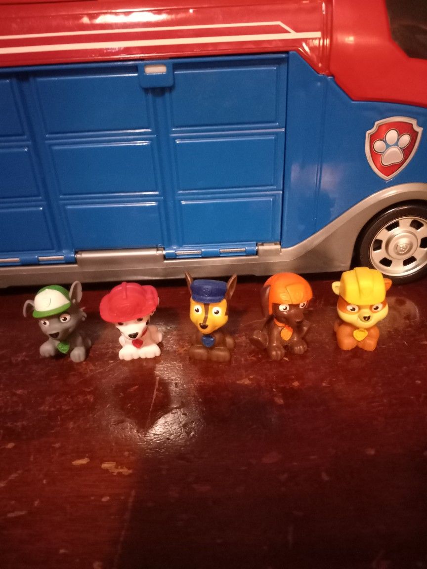Paw Patroller And Minifigures