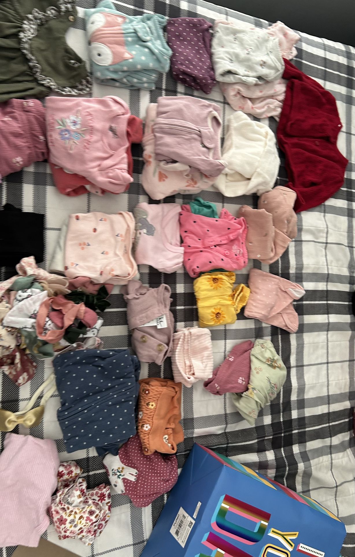 30 Pieces babies clothes 3-9 Months