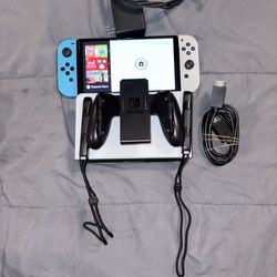 Nintendo Switch OLED – Complete Bundle – Excellent Condition