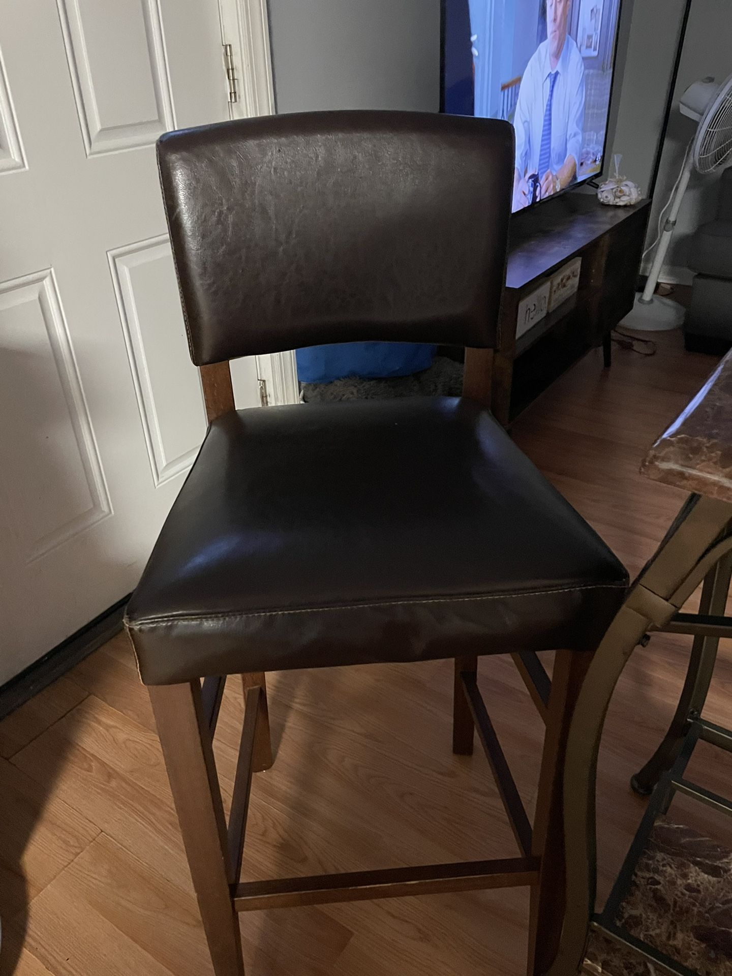 BAR TABLE AND STOOLS