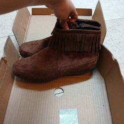 Brown Swayed Ankle High Moccasins Size 9 Wide