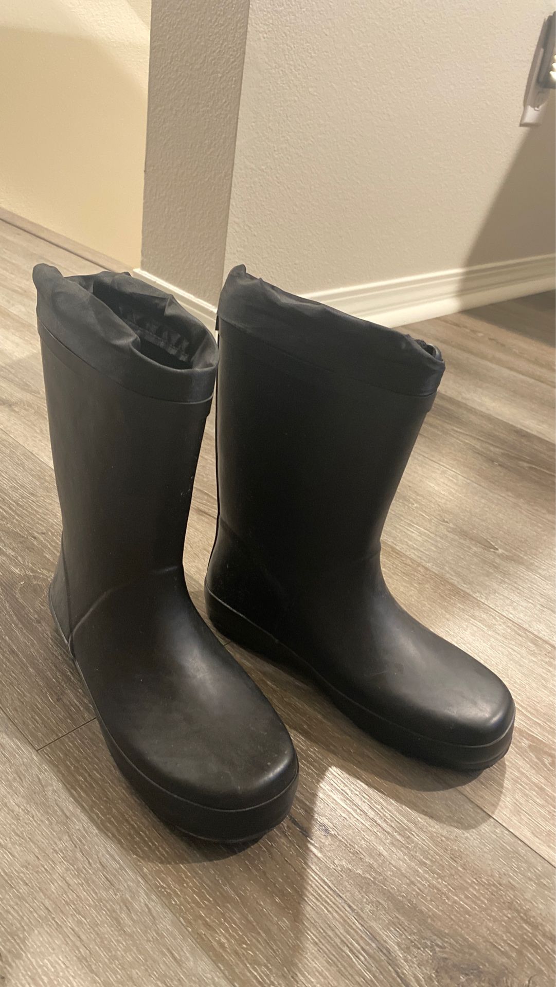 Women’s Rain Boots Size 5