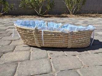 Baby Cute Bed / Basket