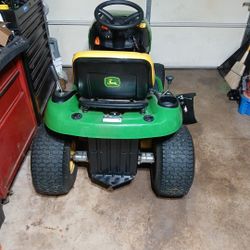 John Deere L100