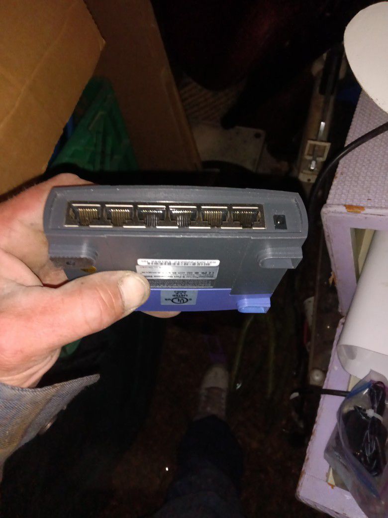 Linksys 5 Port workgroup Switch