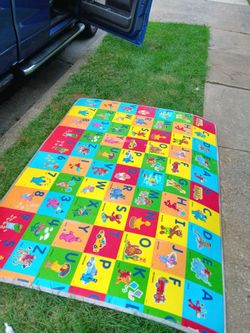 This is a double side kids mat two different sizes