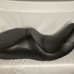 OEM New Harley Davidson Touring Seat Low