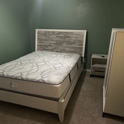 White wood bedroom set