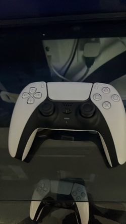 Like New PS5 controller w/ games