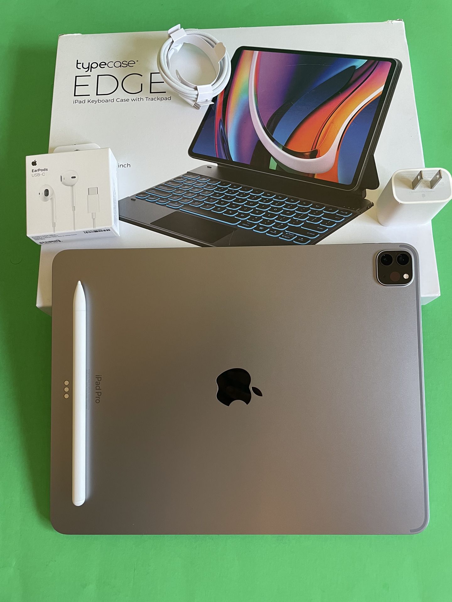 Apple IPad Pro 12.9” 6th Generation (M2 chip / Liquid XDR display/ 2022 ) 256GB with keyboard, pen & Accessories
