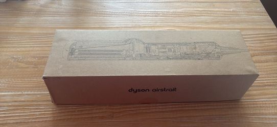 Dyson airstrait