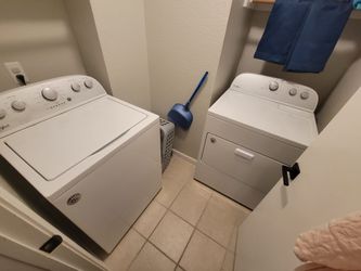 Whirlpool washer & dryer matching set
