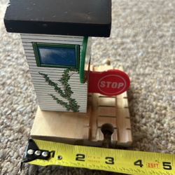 Thomas & Friends Stop and Go Station Wooden Railway