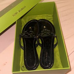 Tory Burch  side 6.5