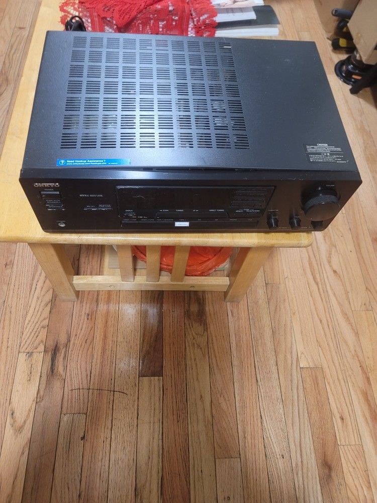 ONKYO RECIVER Se Prende Pero No Tiene Sonido Para Repuestos